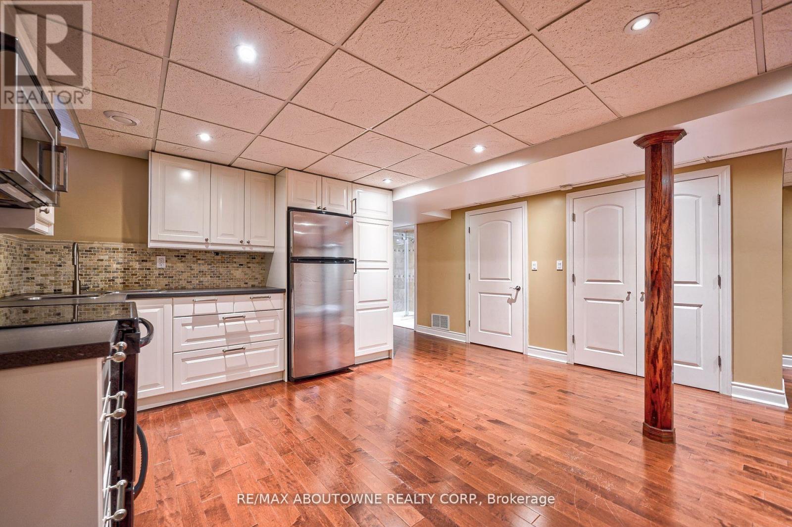 104 Cabinet Crescent, Vaughan, Ontario  L4L 6E6 - Photo 5 - N13410166