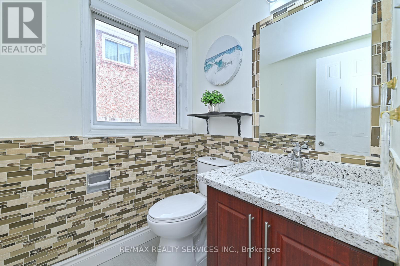 56 Mullis Crescent, Brampton, Ontario  L6Y 4T2 - Photo 15 - W13410148