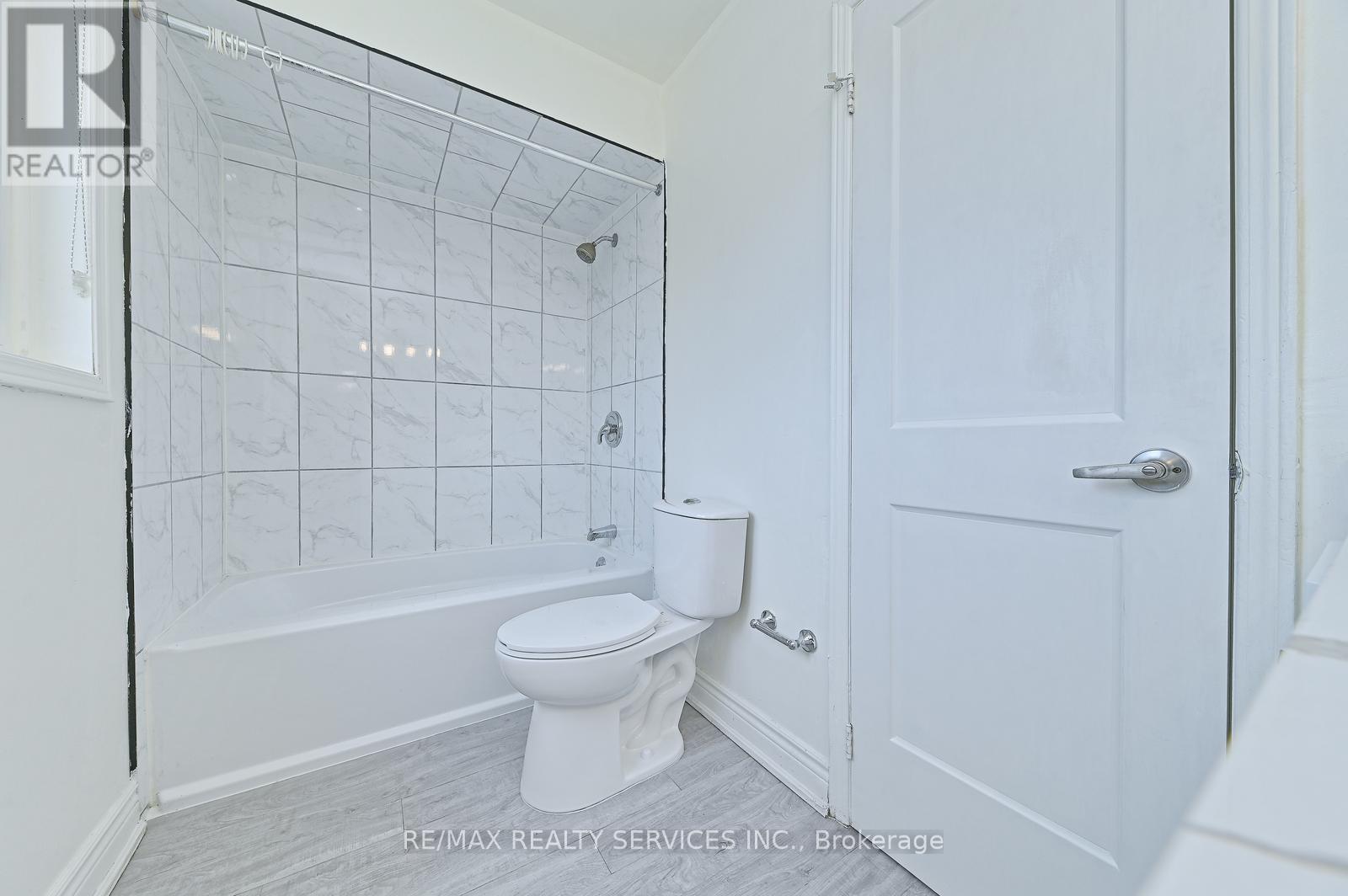 56 Mullis Crescent, Brampton, Ontario  L6Y 4T2 - Photo 23 - W13410148