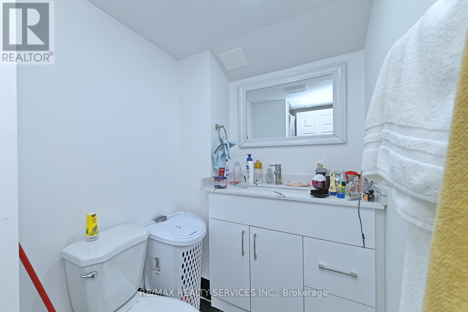 56 Mullis Crescent, Brampton, Ontario  L6Y 4T2 - Photo 31 - W13410148