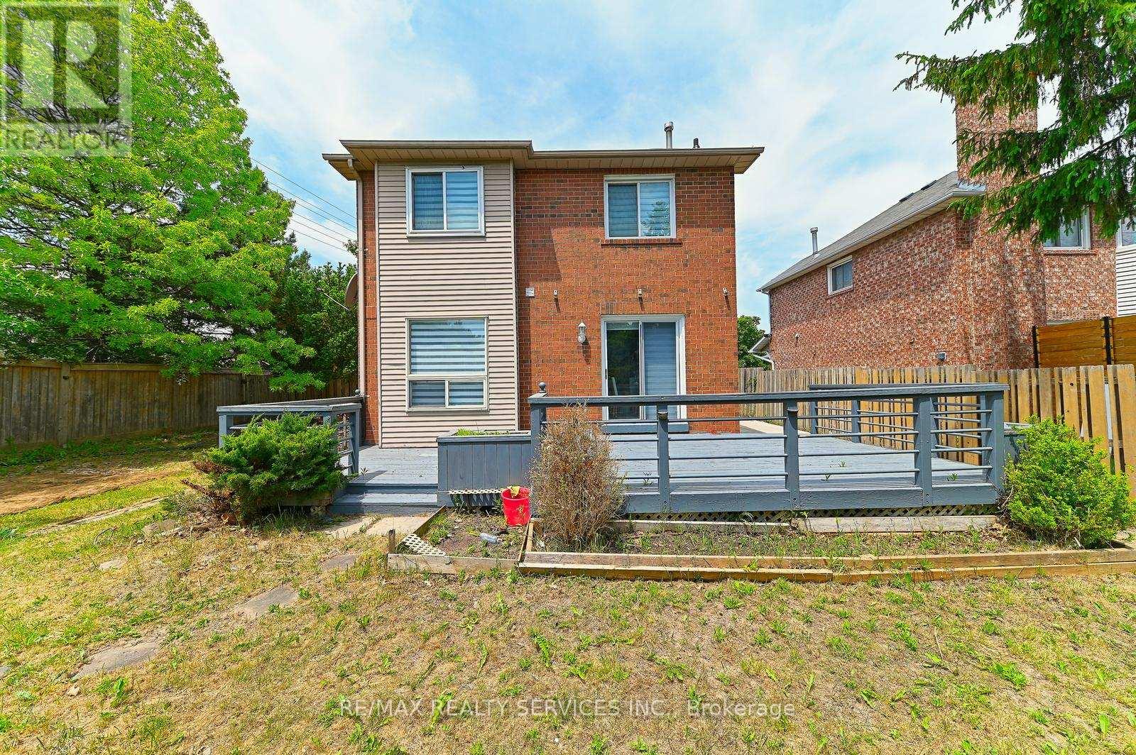 56 Mullis Crescent, Brampton, Ontario  L6Y 4T2 - Photo 34 - W13410148