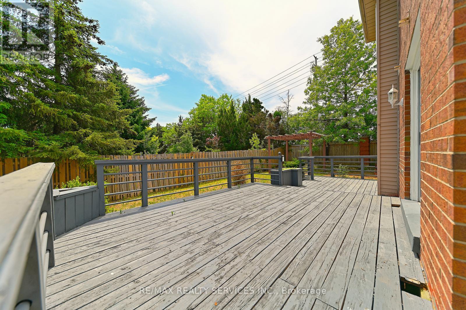 56 Mullis Crescent, Brampton, Ontario  L6Y 4T2 - Photo 35 - W13410148