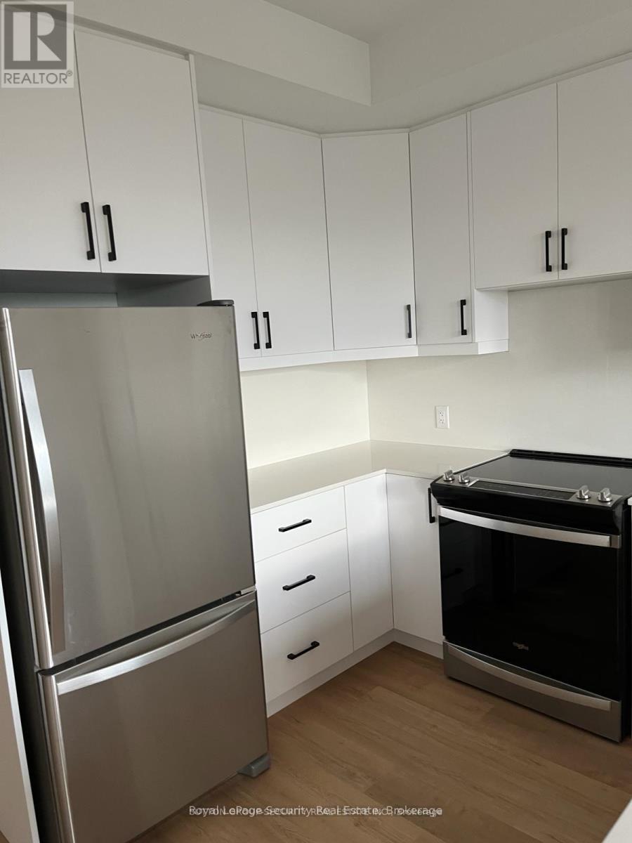 2 - 70 Chamberlain Avenue, Toronto, Ontario  M6E 4K1 - Photo 3 - W13410170
