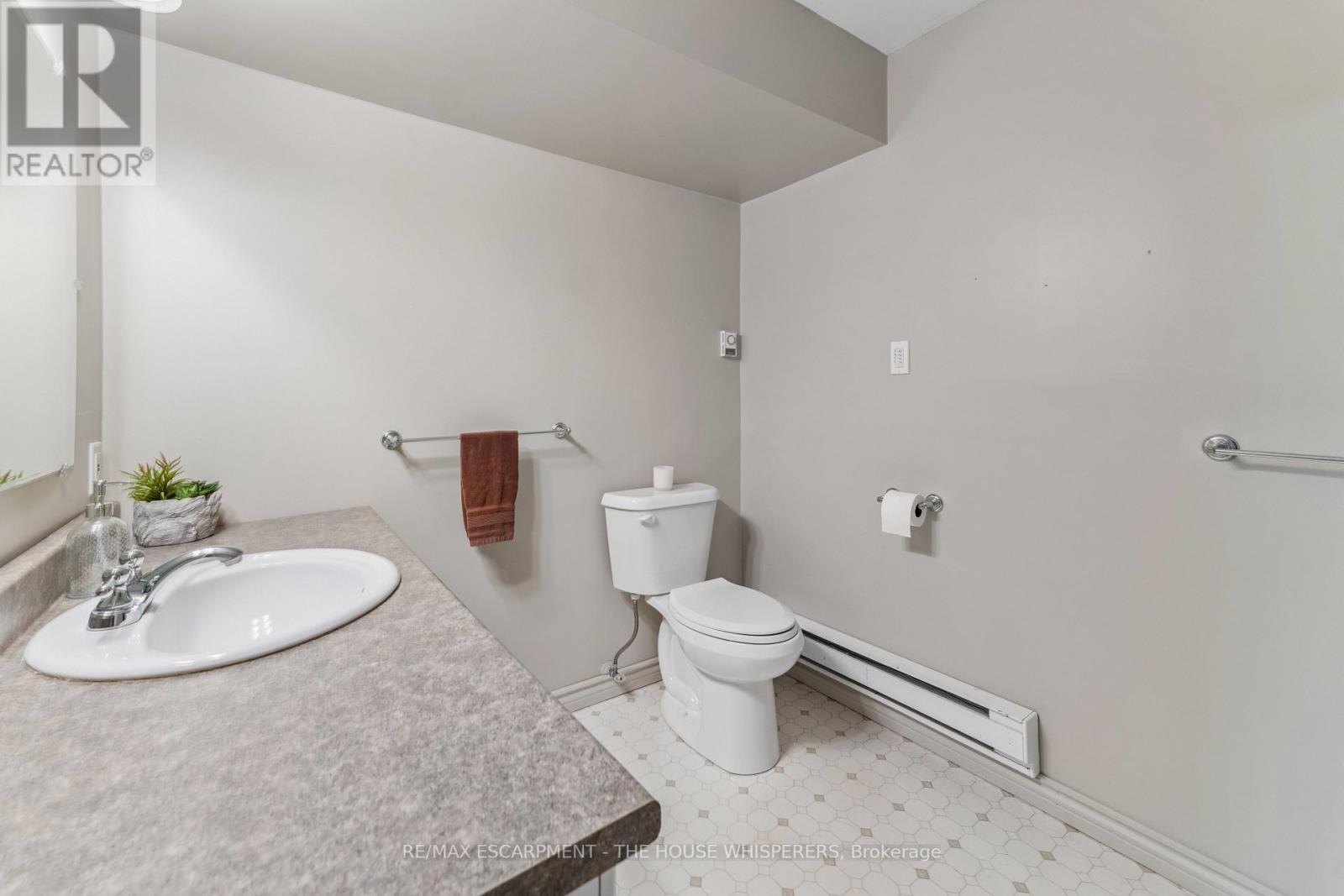 1250 Arkell Road, Milton, Ontario  N1H 6H8 - Photo 24 - W13265804