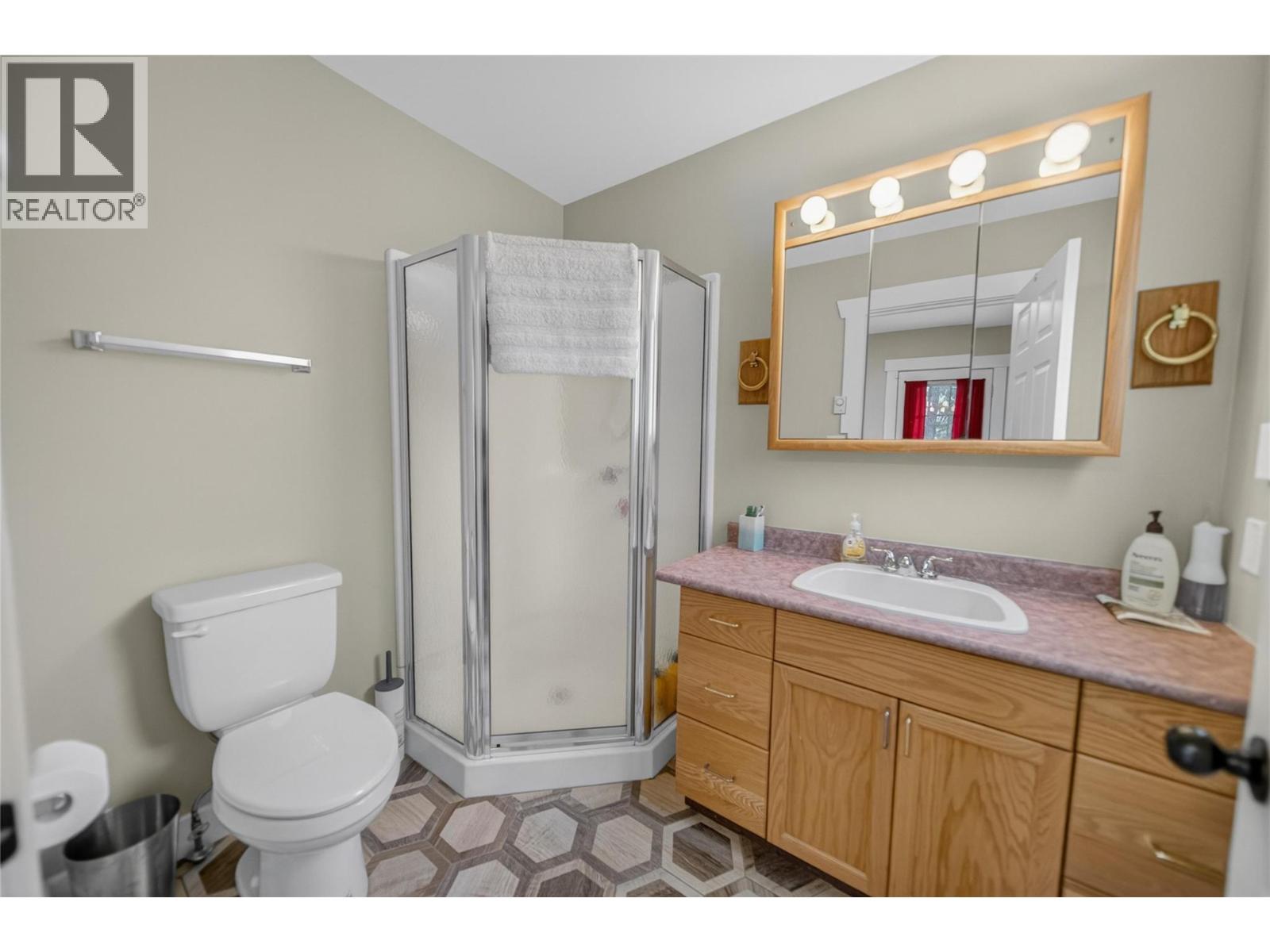 3061 Westside Road, Moyie, British Columbia  V0B 2A0 - Photo 15 - 10390216