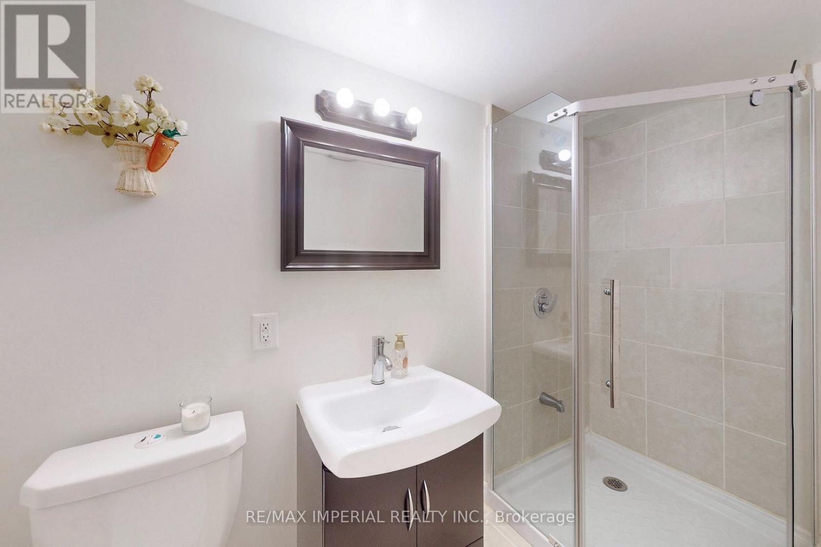 28 Spruce Pine Crescent, Vaughan, Ontario  L6A 4T3 - Photo 41 - N13410186