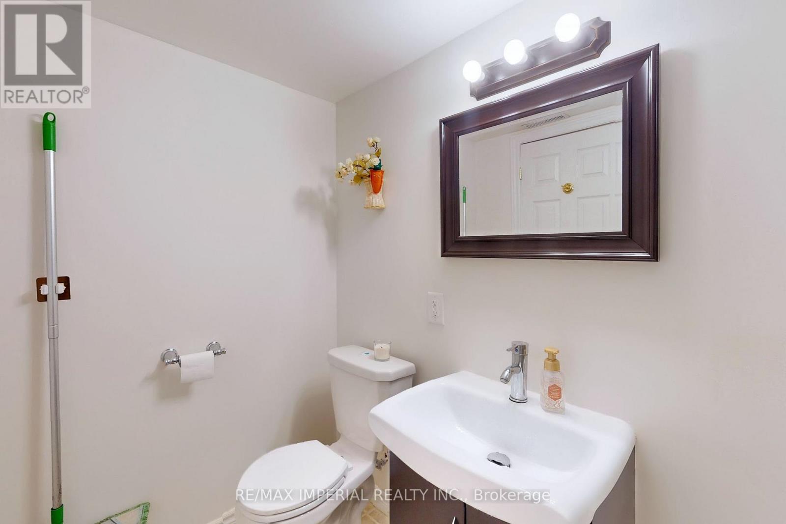 28 Spruce Pine Crescent, Vaughan, Ontario  L6A 4T3 - Photo 42 - N13410186