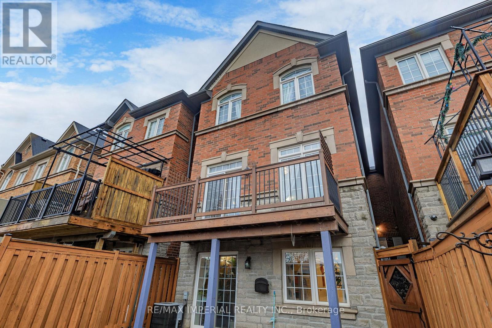 28 Spruce Pine Crescent, Vaughan, Ontario  L6A 4T3 - Photo 46 - N13410186