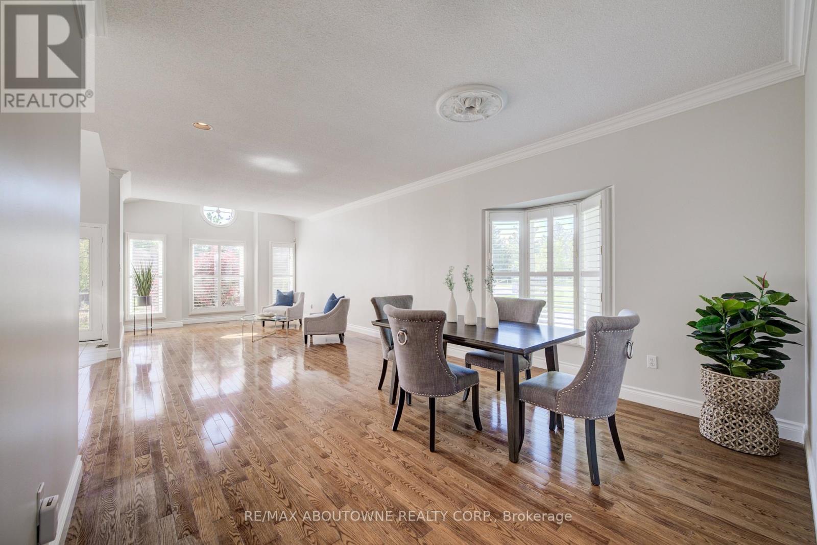 2163 Langtry Drive, Oakville, Ontario  L6M 3J7 - Photo 11 - W13410196