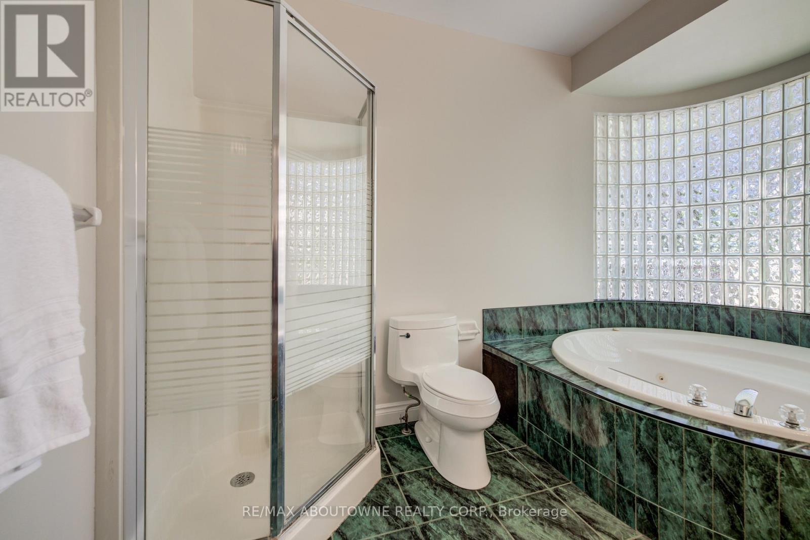 2163 Langtry Drive, Oakville, Ontario  L6M 3J7 - Photo 20 - W13410196