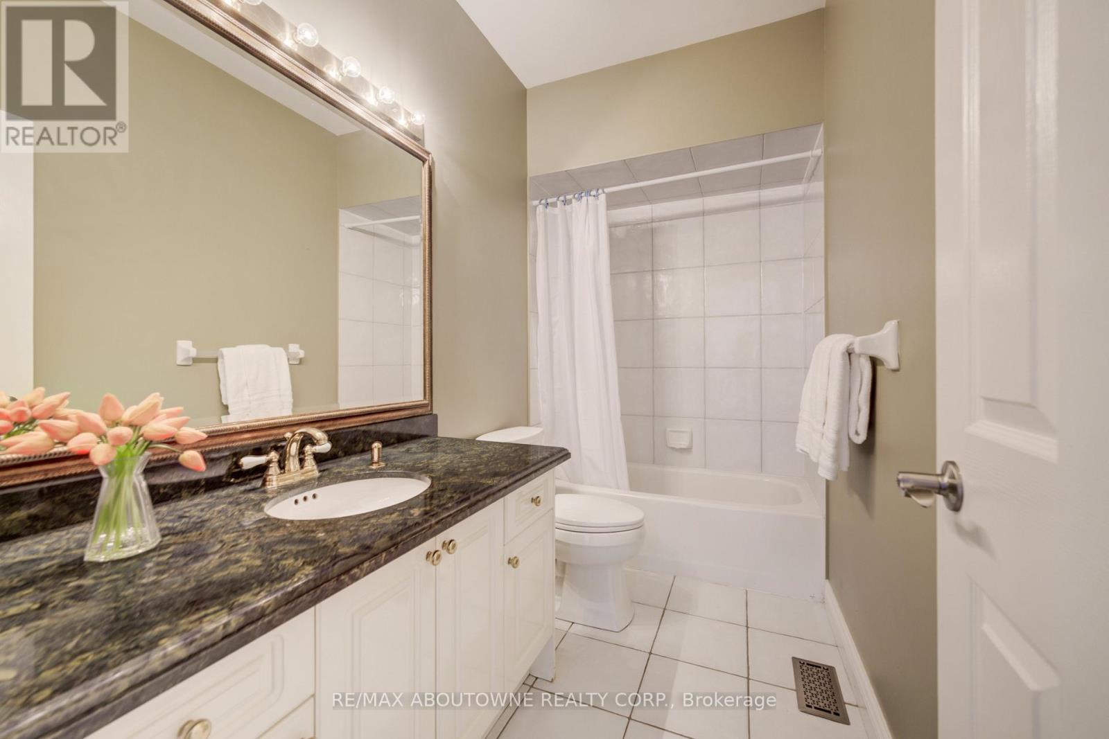 2163 Langtry Drive, Oakville, Ontario  L6M 3J7 - Photo 22 - W13410196