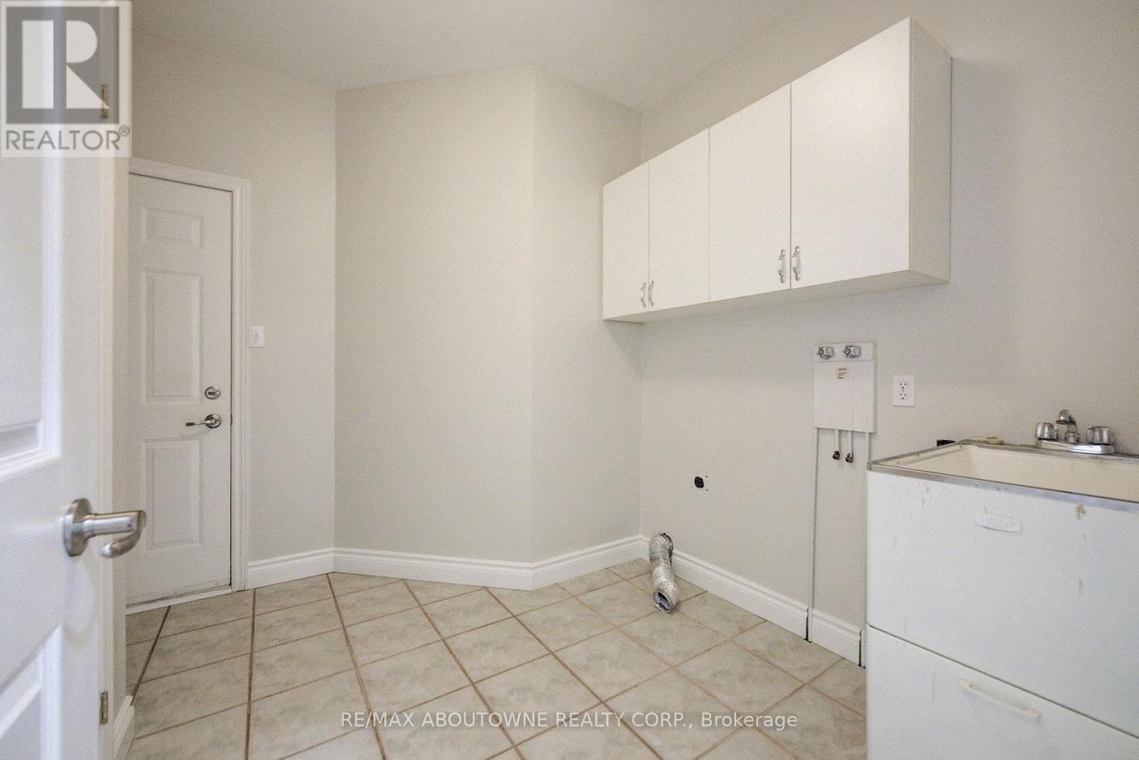 2163 Langtry Drive, Oakville, Ontario  L6M 3J7 - Photo 24 - W13410196