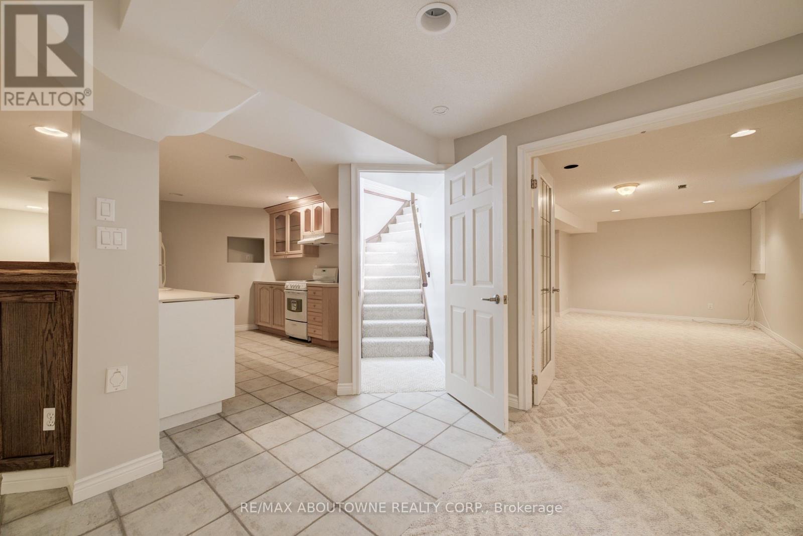 2163 Langtry Drive, Oakville, Ontario  L6M 3J7 - Photo 25 - W13410196