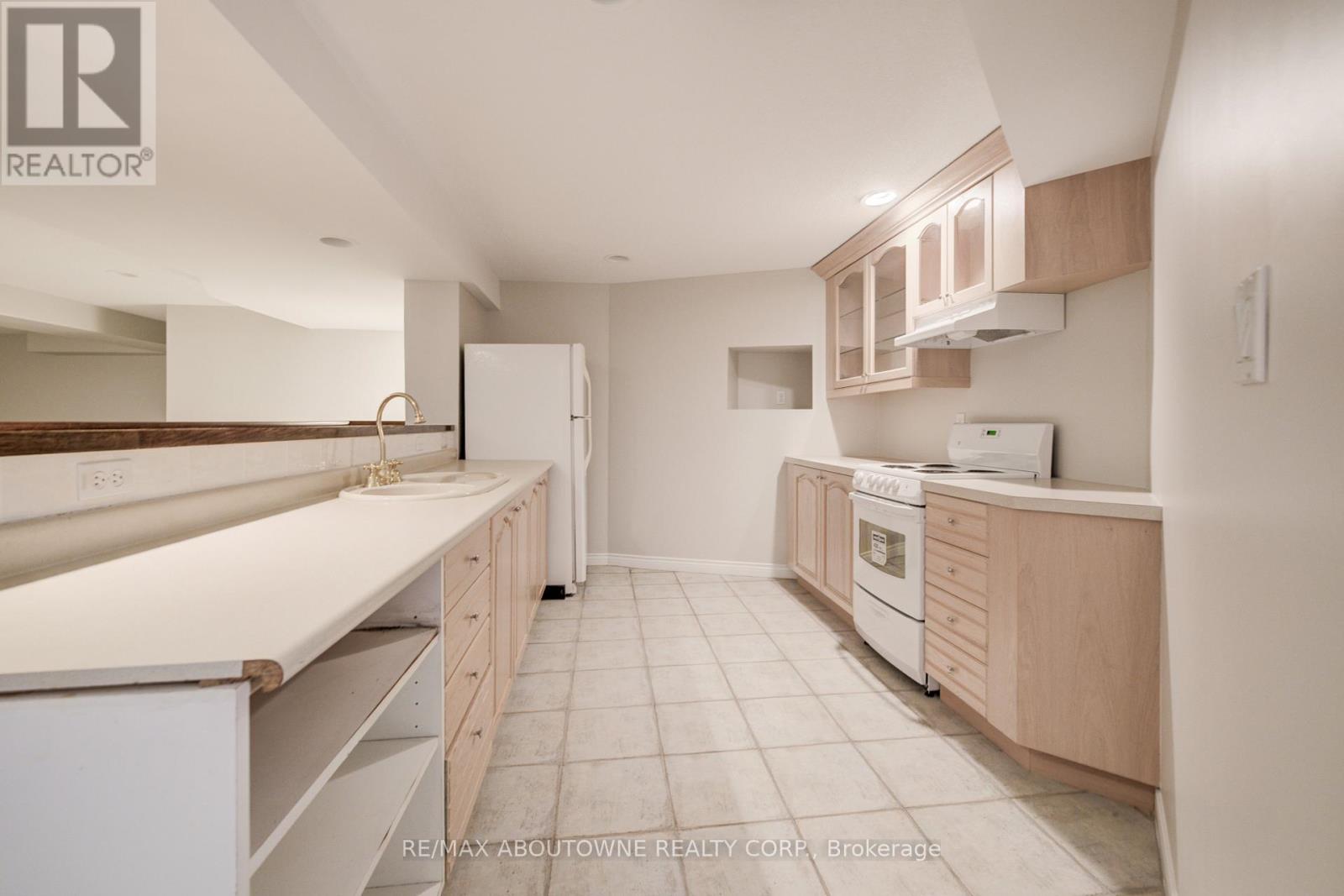 2163 Langtry Drive, Oakville, Ontario  L6M 3J7 - Photo 28 - W13410196