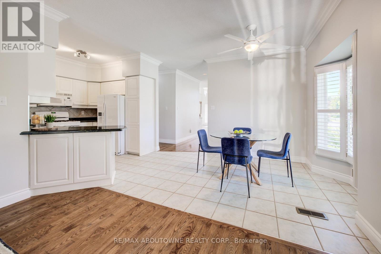 2163 Langtry Drive, Oakville, Ontario  L6M 3J7 - Photo 6 - W13410196