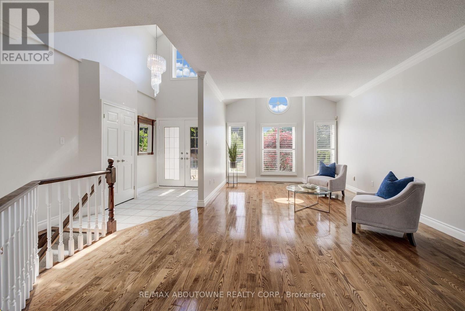 2163 Langtry Drive, Oakville, Ontario  L6M 3J7 - Photo 7 - W13410196