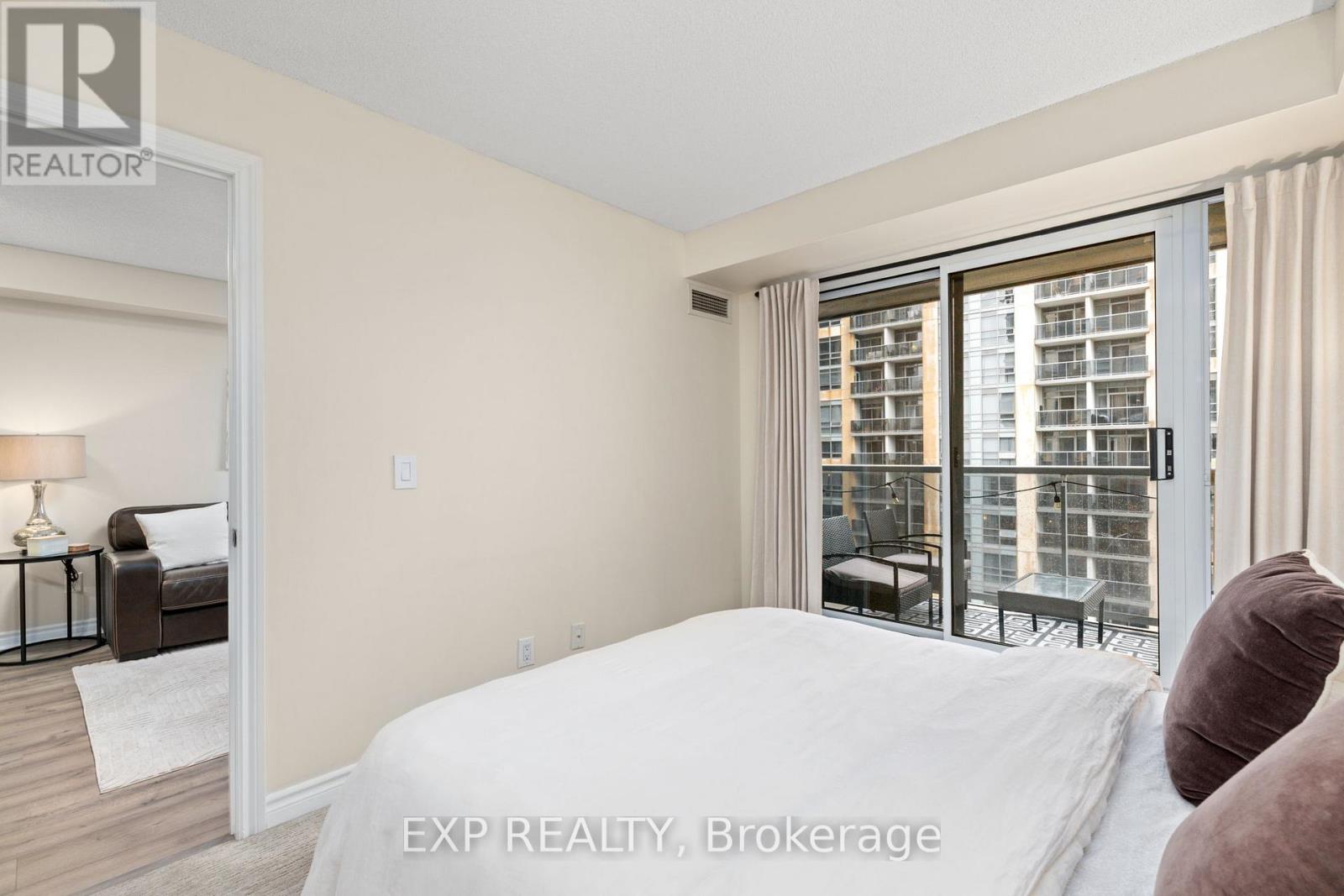 1605 - 5 Michael Power Place, Toronto, Ontario  M9A 0A3 - Photo 17 - W13410224