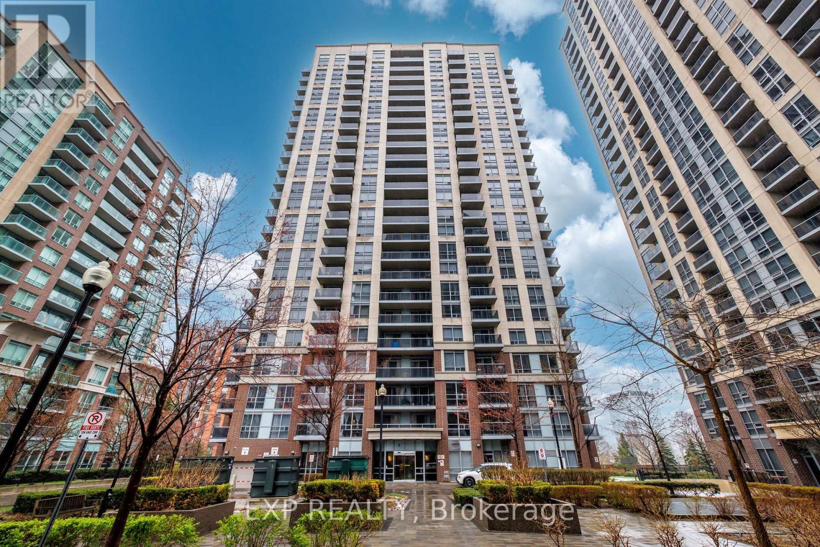 1605 - 5 Michael Power Place, Toronto, Ontario  M9A 0A3 - Photo 2 - W13410224