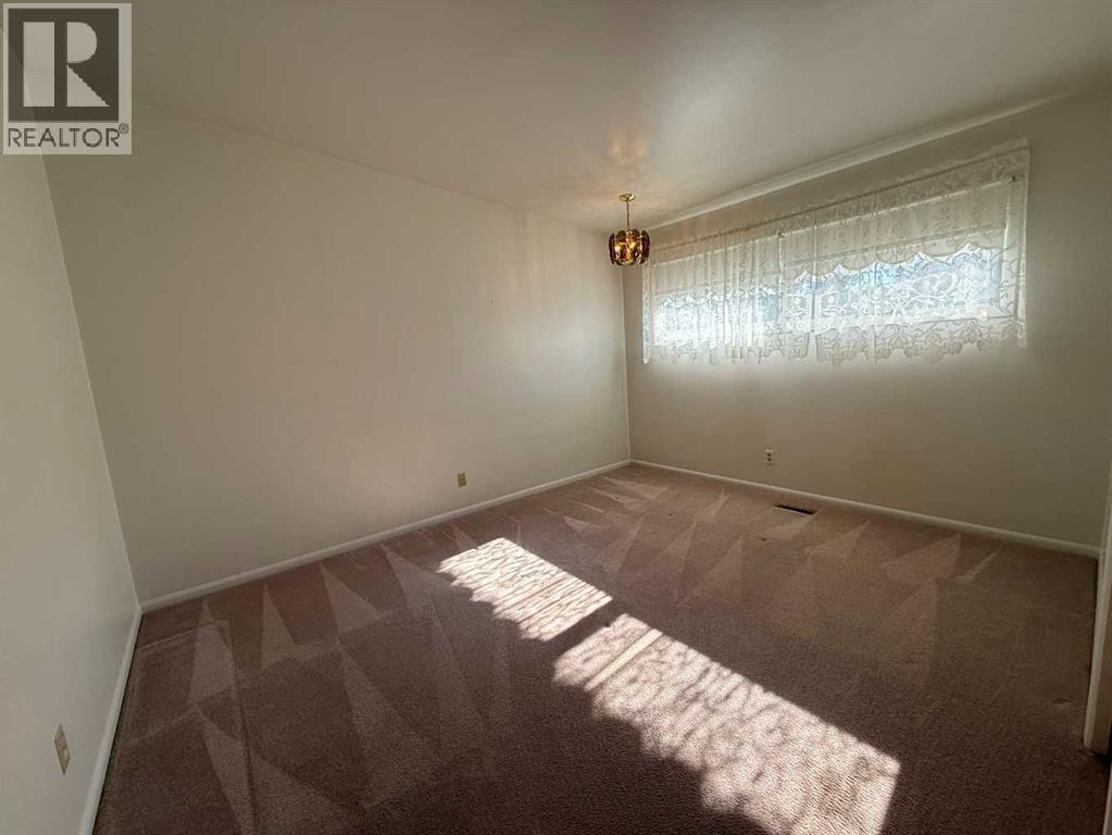 1722 21 Street S, Lethbridge, Alberta  T1K 2H7 - Photo 9 - A2318525