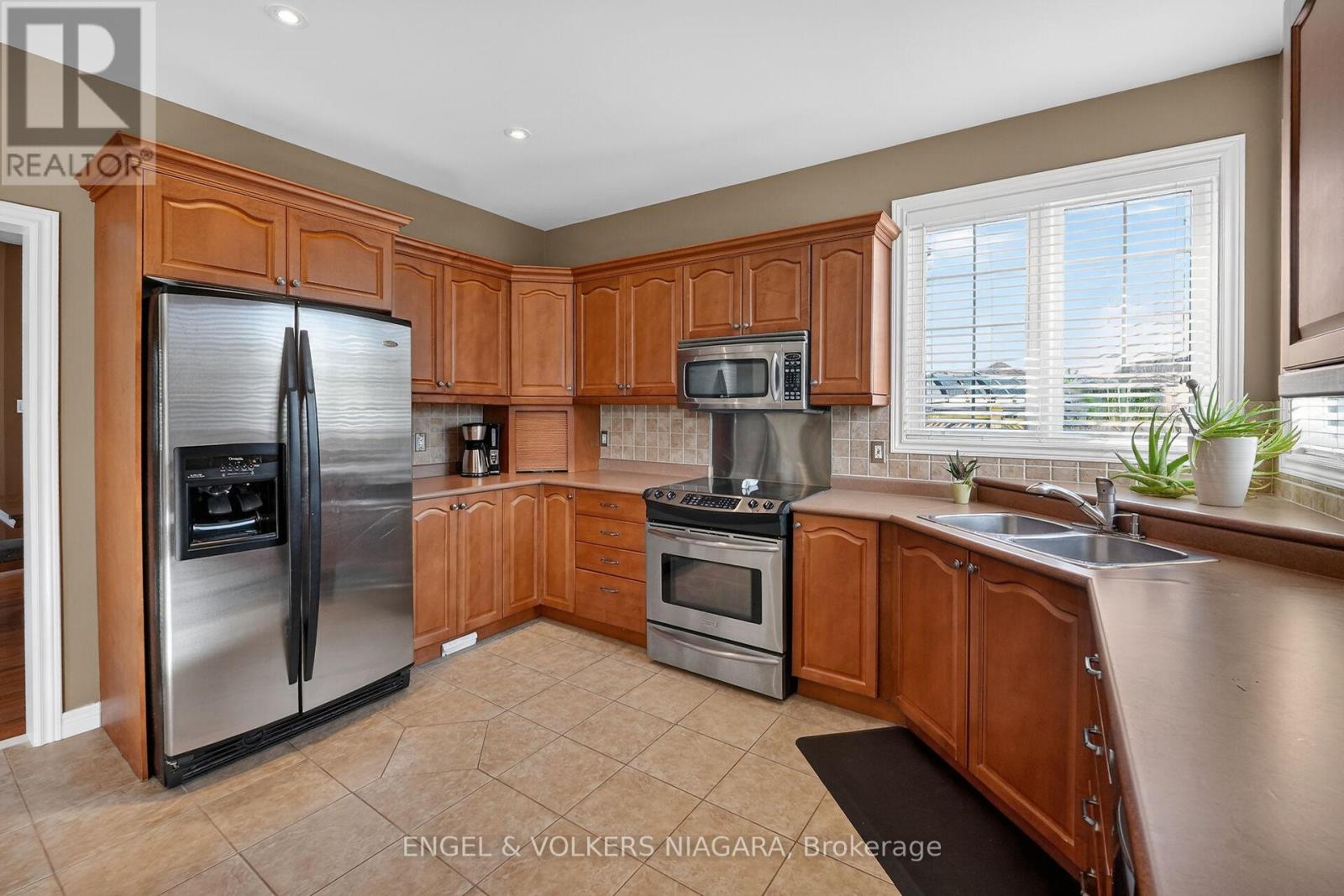 17 Sarah Crescent, West Lincoln, Ontario  L0R 2A0 - Photo 15 - X13410282