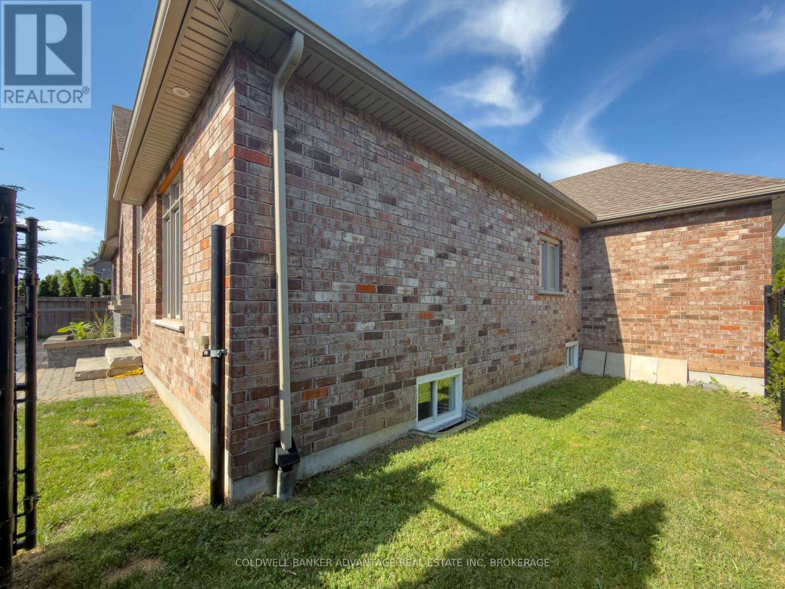 1585 Lookout Street, Pelham, Ontario  L3E 0S3 - Photo 34 - X13410314
