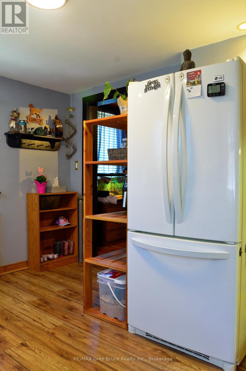 499 16th Street, Owen Sound, Ontario  N4K 4A5 - Photo 3 - X13410292