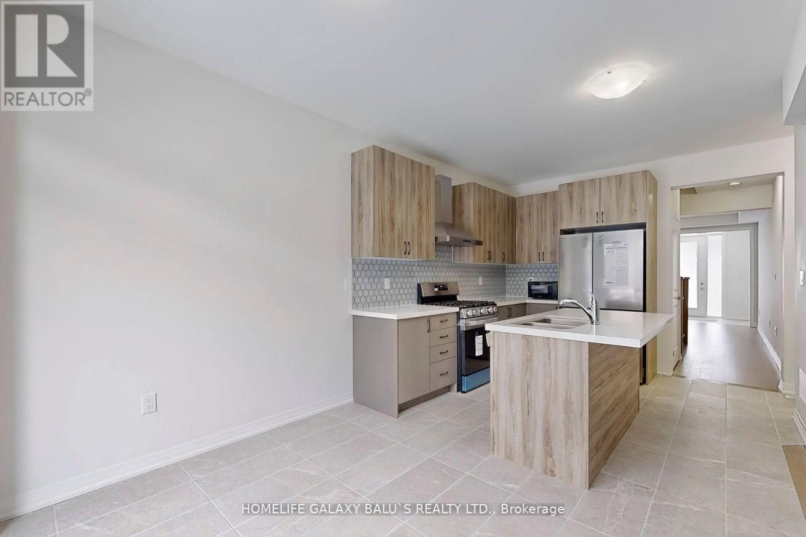 2940 Nakina Street, Pickering, Ontario  L1X 0P7 - Photo 10 - E13410278
