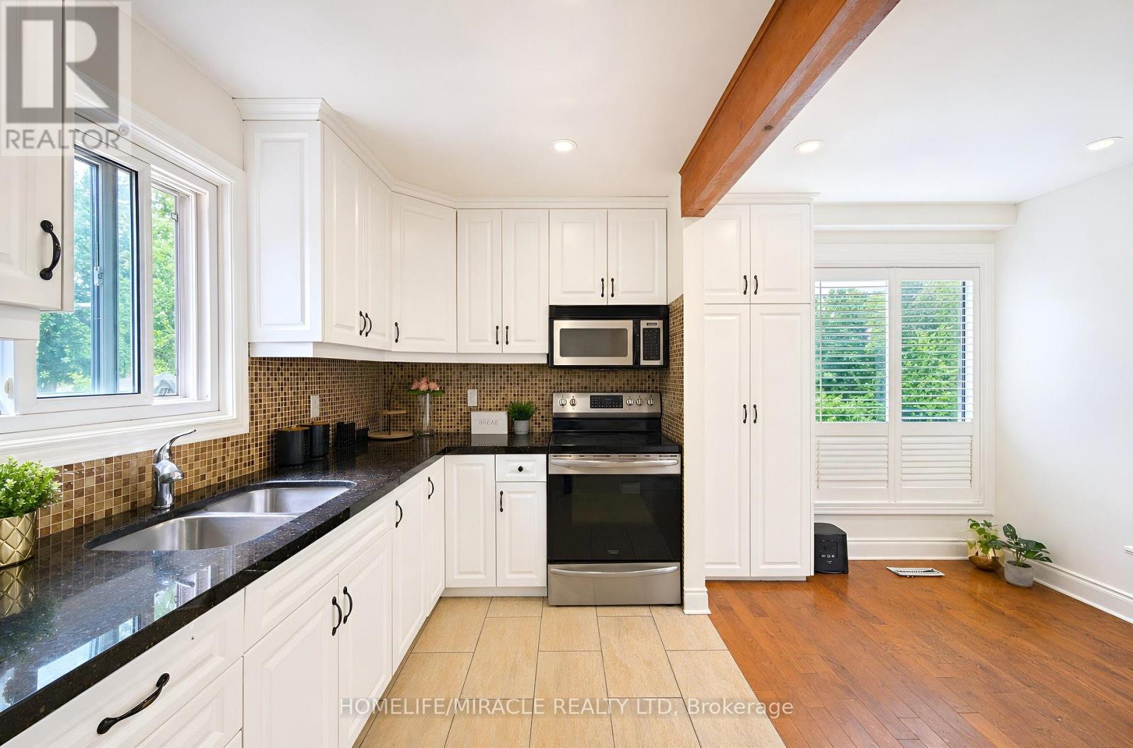 7 Greenhills Square, Brampton, Ontario  L6S 2J4 - Photo 12 - W13276302