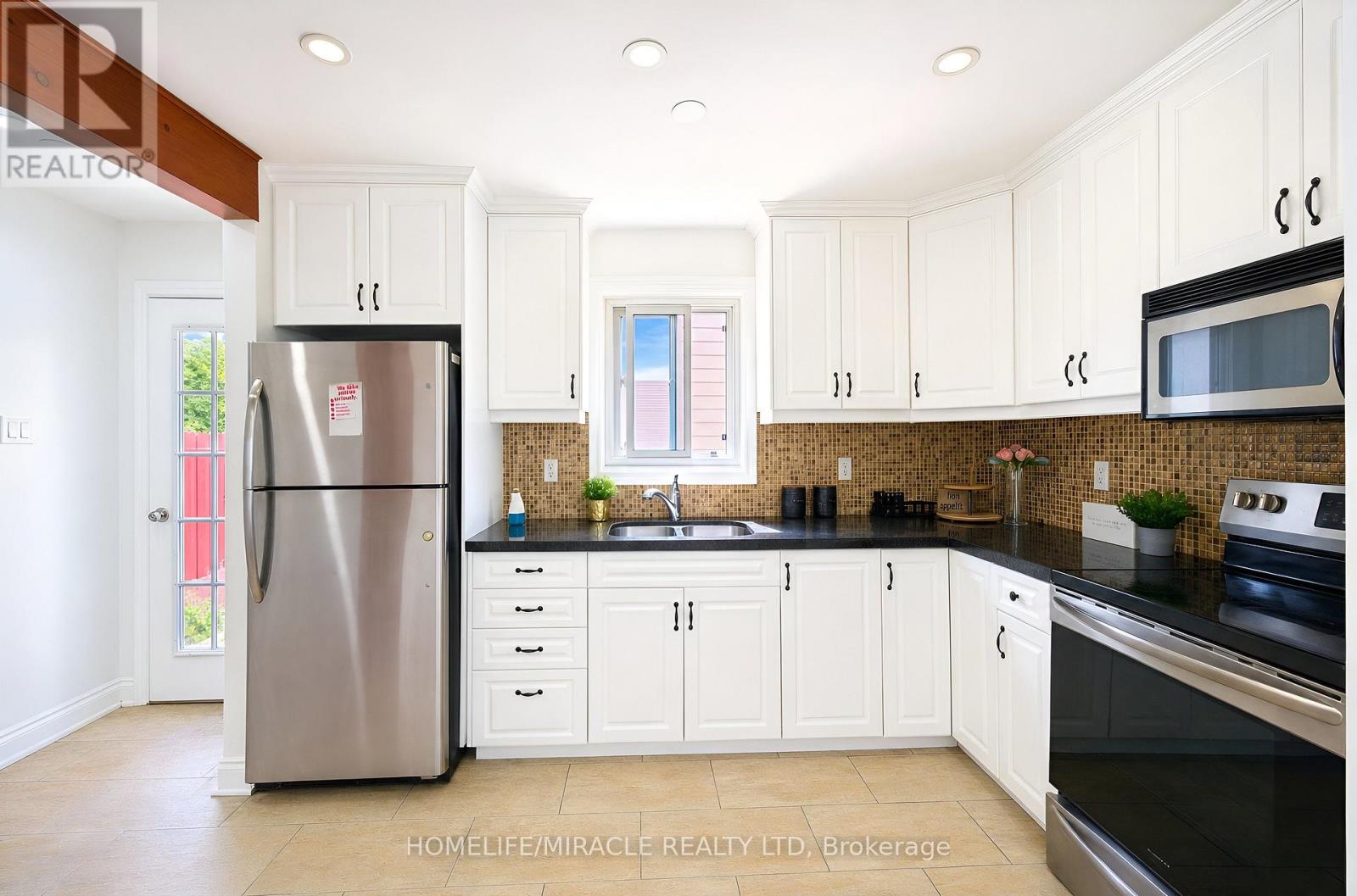 7 Greenhills Square, Brampton, Ontario  L6S 2J4 - Photo 10 - W13276302