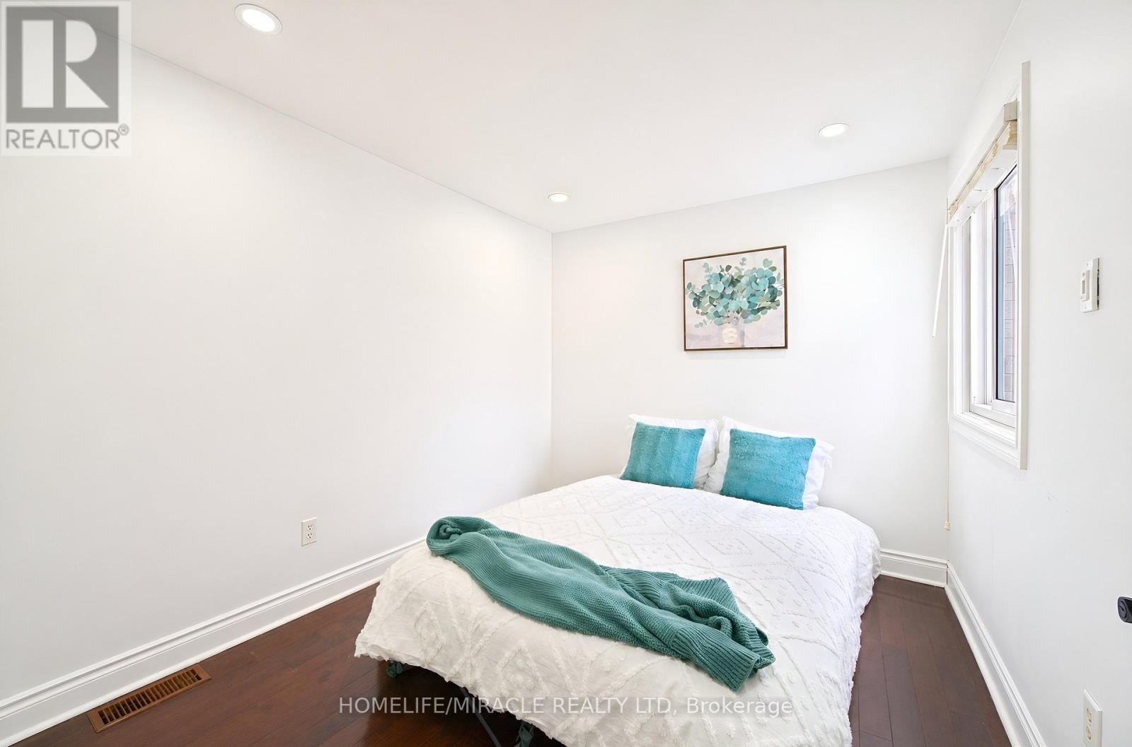 7 Greenhills Square, Brampton, Ontario  L6S 2J4 - Photo 28 - W13276302