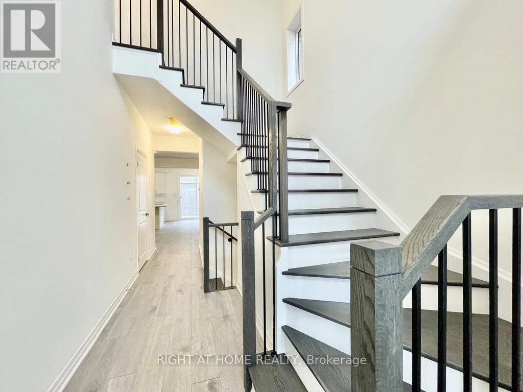 68 West Oak Trail, Barrie, Ontario  L9J 0K8 - Photo 10 - S13410294