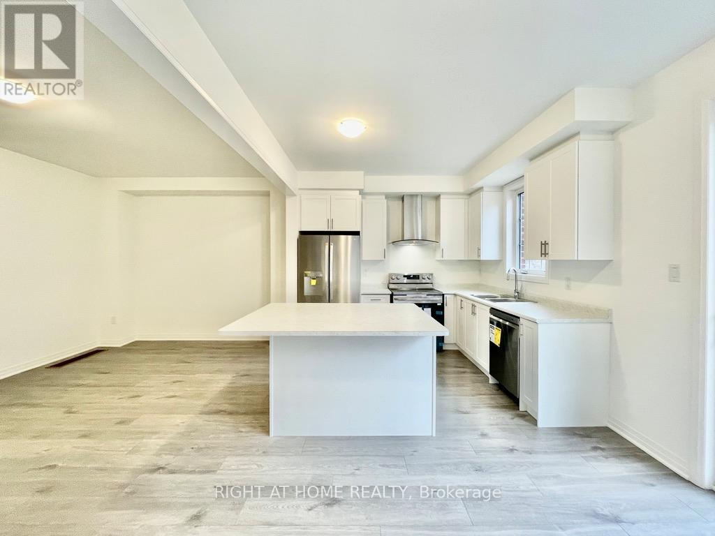 68 West Oak Trail, Barrie, Ontario  L9J 0K8 - Photo 3 - S13410294