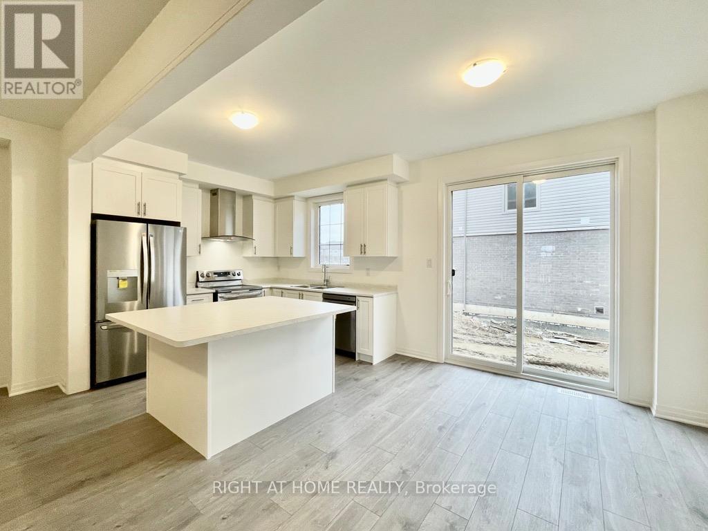 68 West Oak Trail, Barrie, Ontario  L9J 0K8 - Photo 4 - S13410294