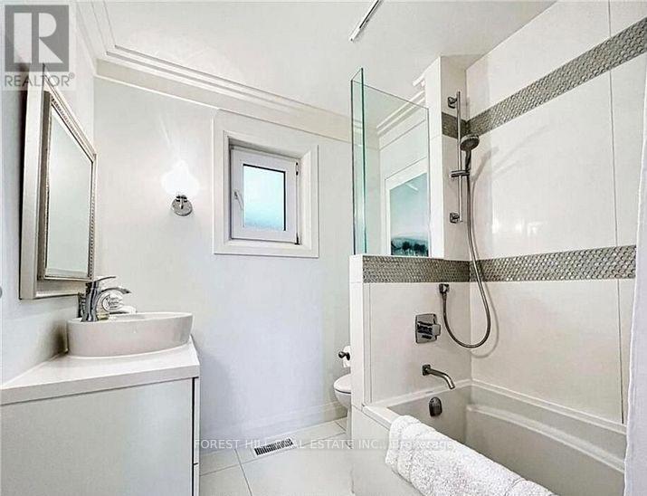 27 Berczy Street, Barrie, Ontario  L4M 3P6 - Photo 22 - S13410334