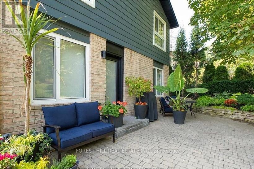 27 Berczy Street, Barrie, Ontario  L4M 3P6 - Photo 31 - S13410334