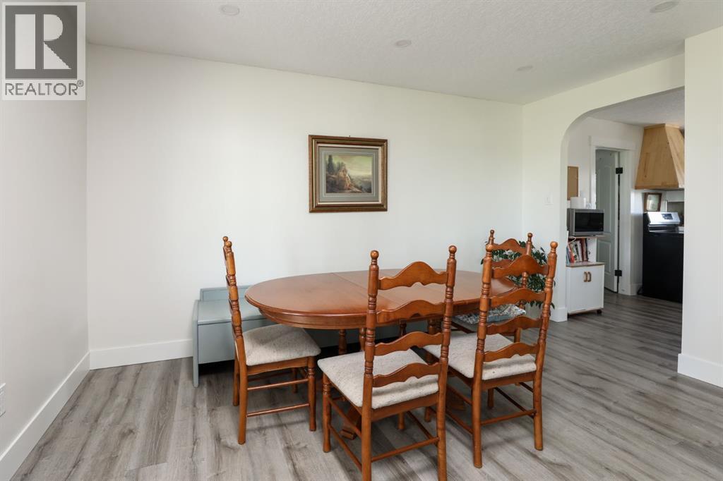 54 N 4 Street E, Magrath, Alberta  T0K 1J0 - Photo 11 - A2317748