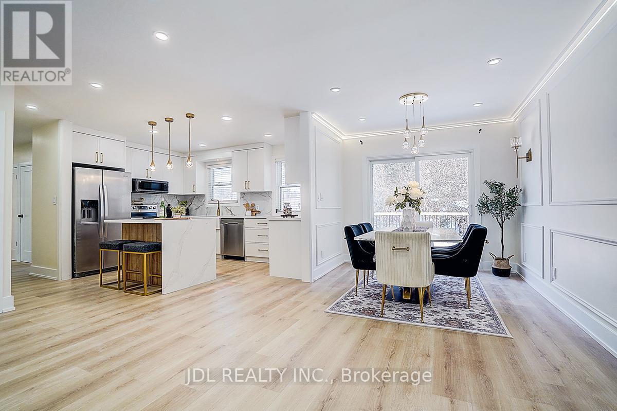 15 CROSSBURN DRIVE, Toronto, Ontario