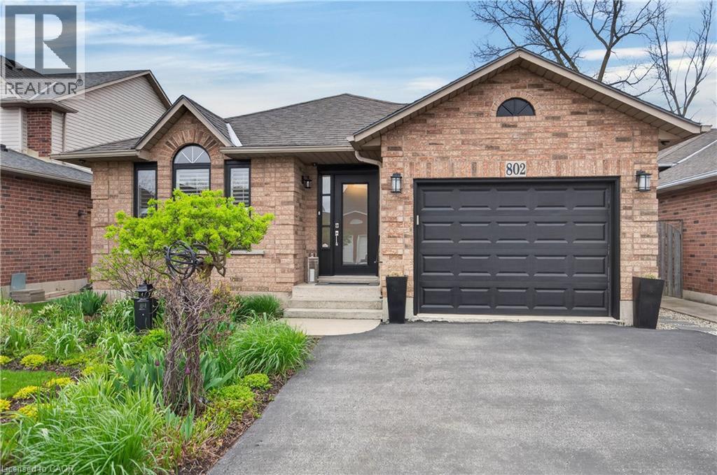 802 UPPER HORNING Road, Hamilton, Ontario