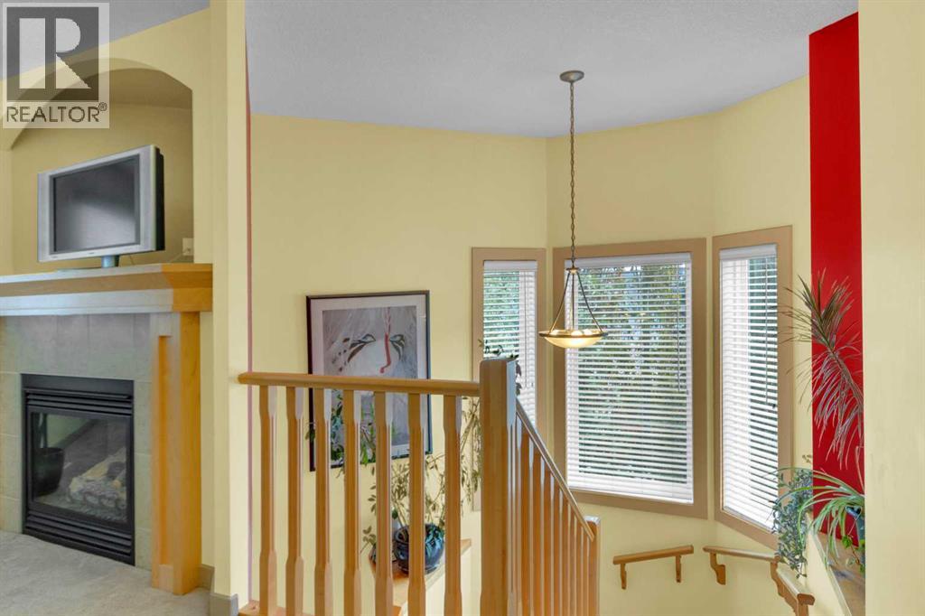 8 Elmont Court SW, Calgary, Alberta  T3H 5Z8 - Photo 19 - A2314670