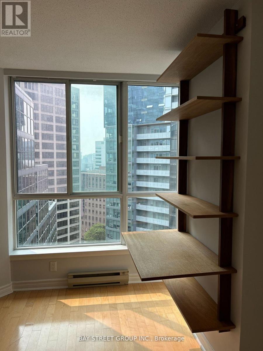 2200 - 38 Elm Street, Toronto, Ontario  M5G 2K5 - Photo 11 - C13410384