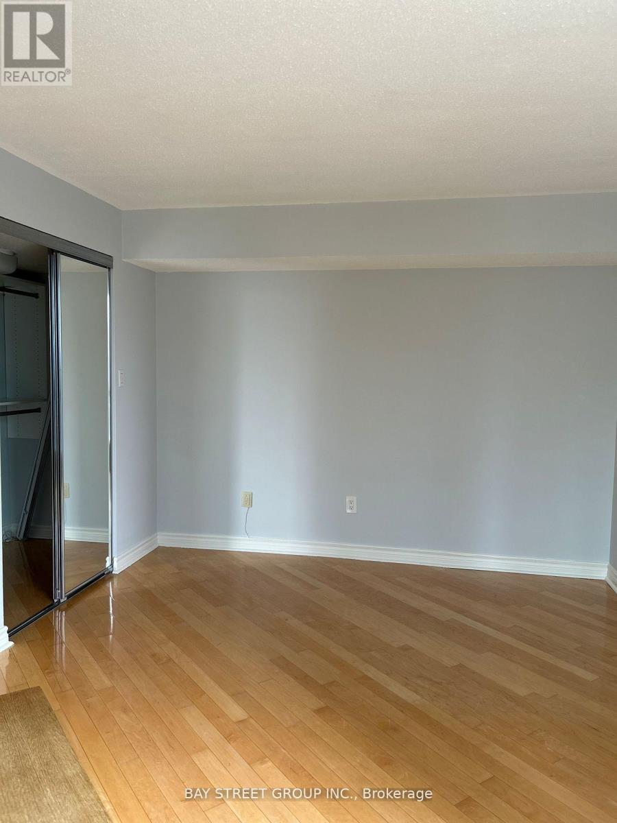 2200 - 38 Elm Street, Toronto, Ontario  M5G 2K5 - Photo 12 - C13410384