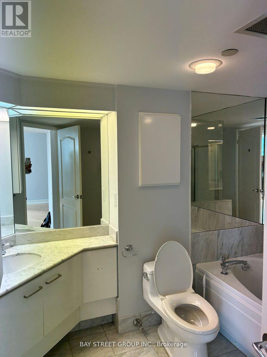 2200 - 38 Elm Street, Toronto, Ontario  M5G 2K5 - Photo 13 - C13410384