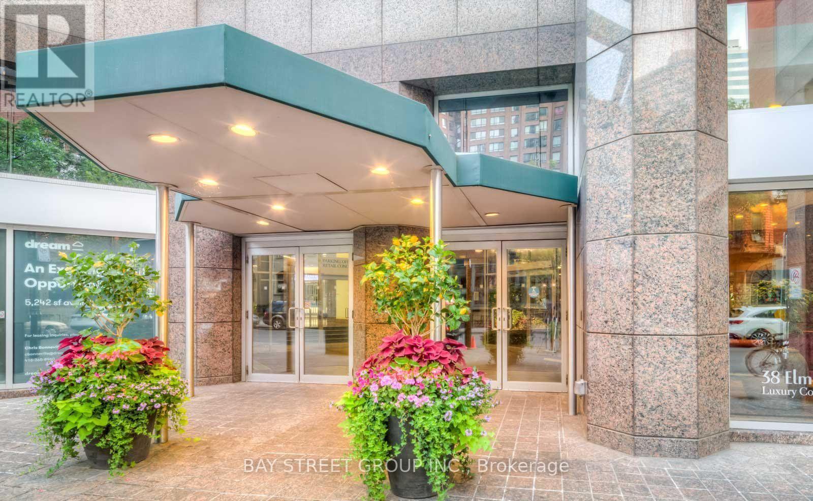 2200 - 38 Elm Street, Toronto, Ontario  M5G 2K5 - Photo 3 - C13410384