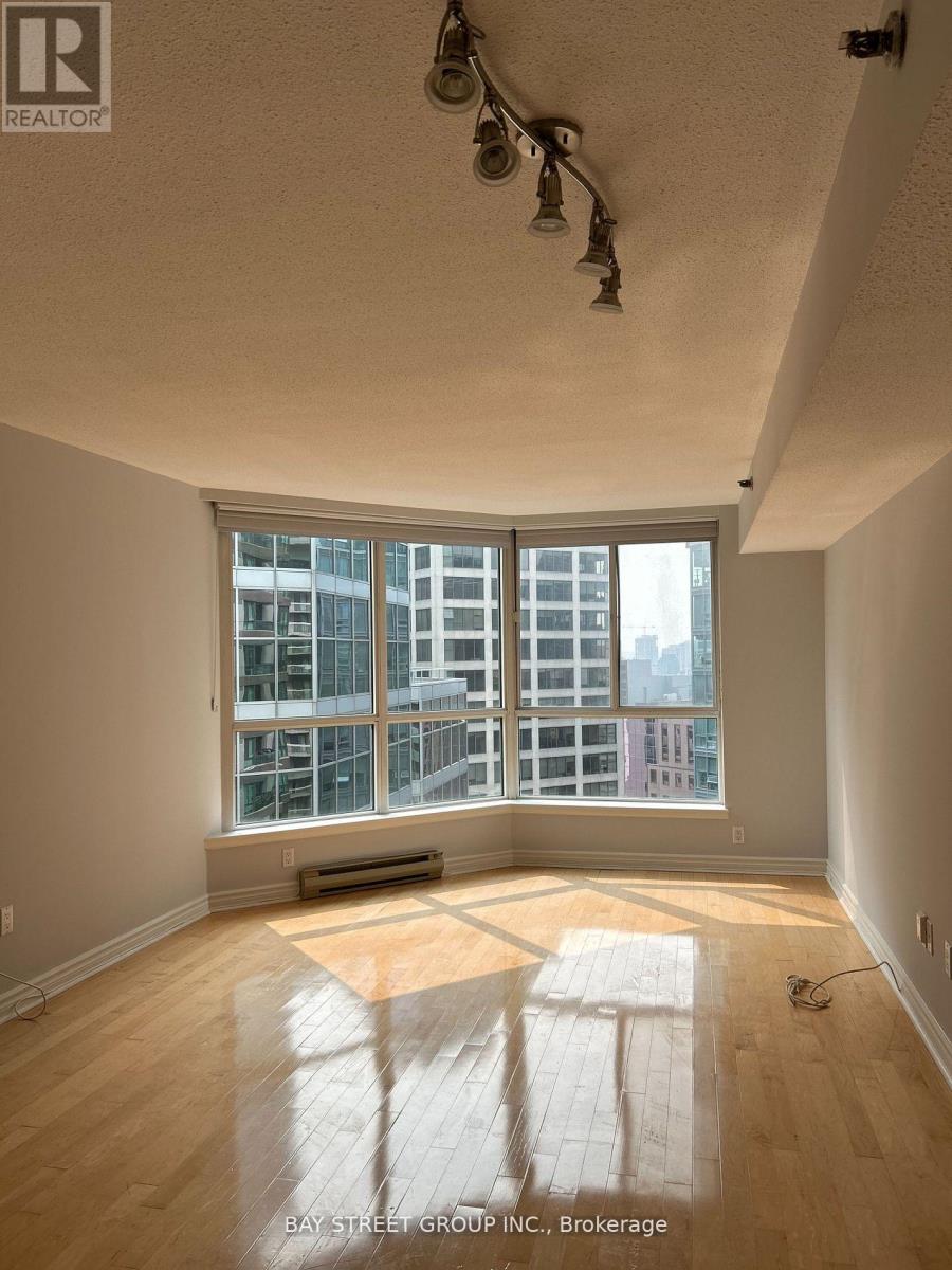 2200 - 38 Elm Street, Toronto, Ontario  M5G 2K5 - Photo 4 - C13410384