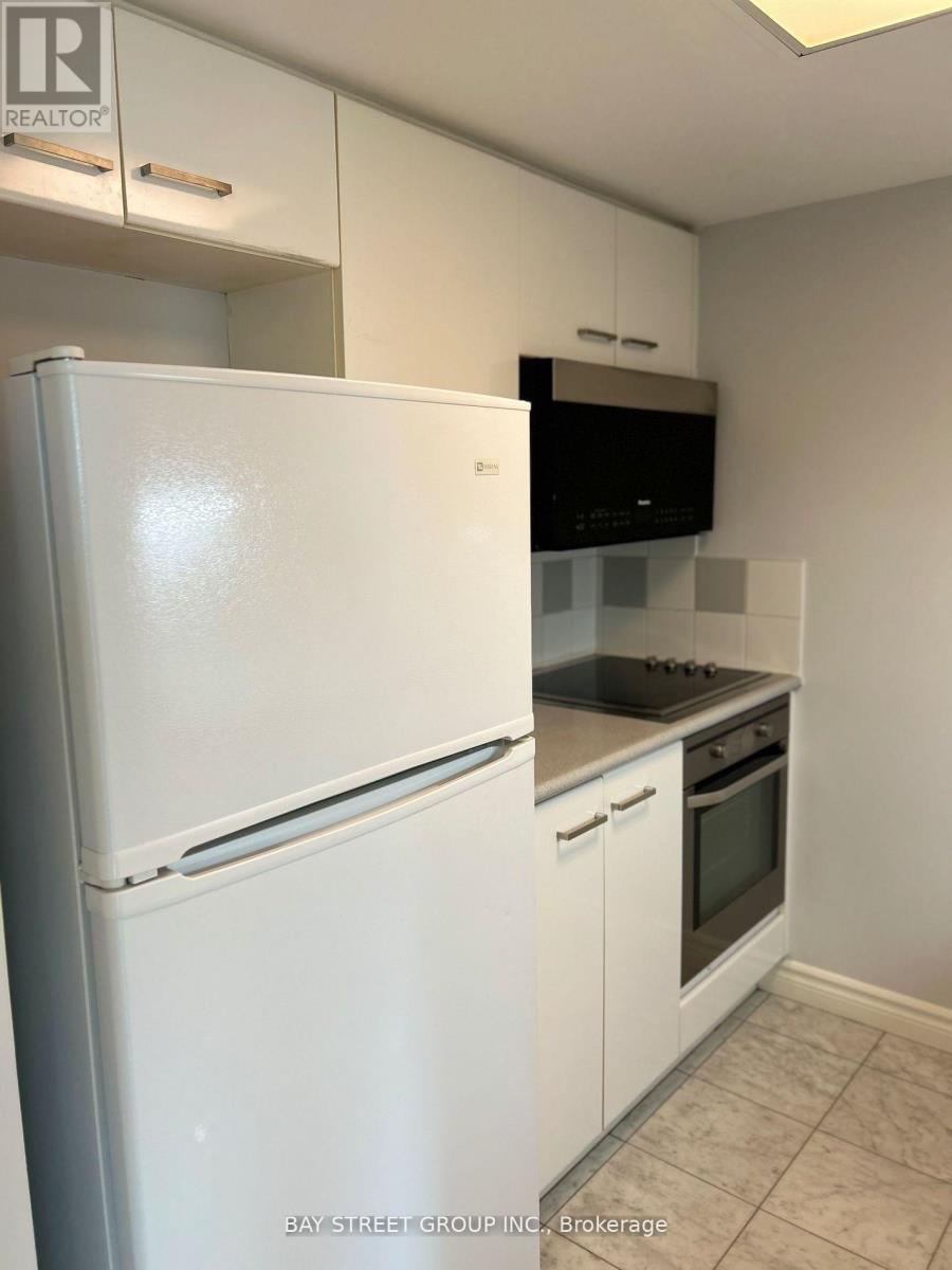 2200 - 38 Elm Street, Toronto, Ontario  M5G 2K5 - Photo 8 - C13410384