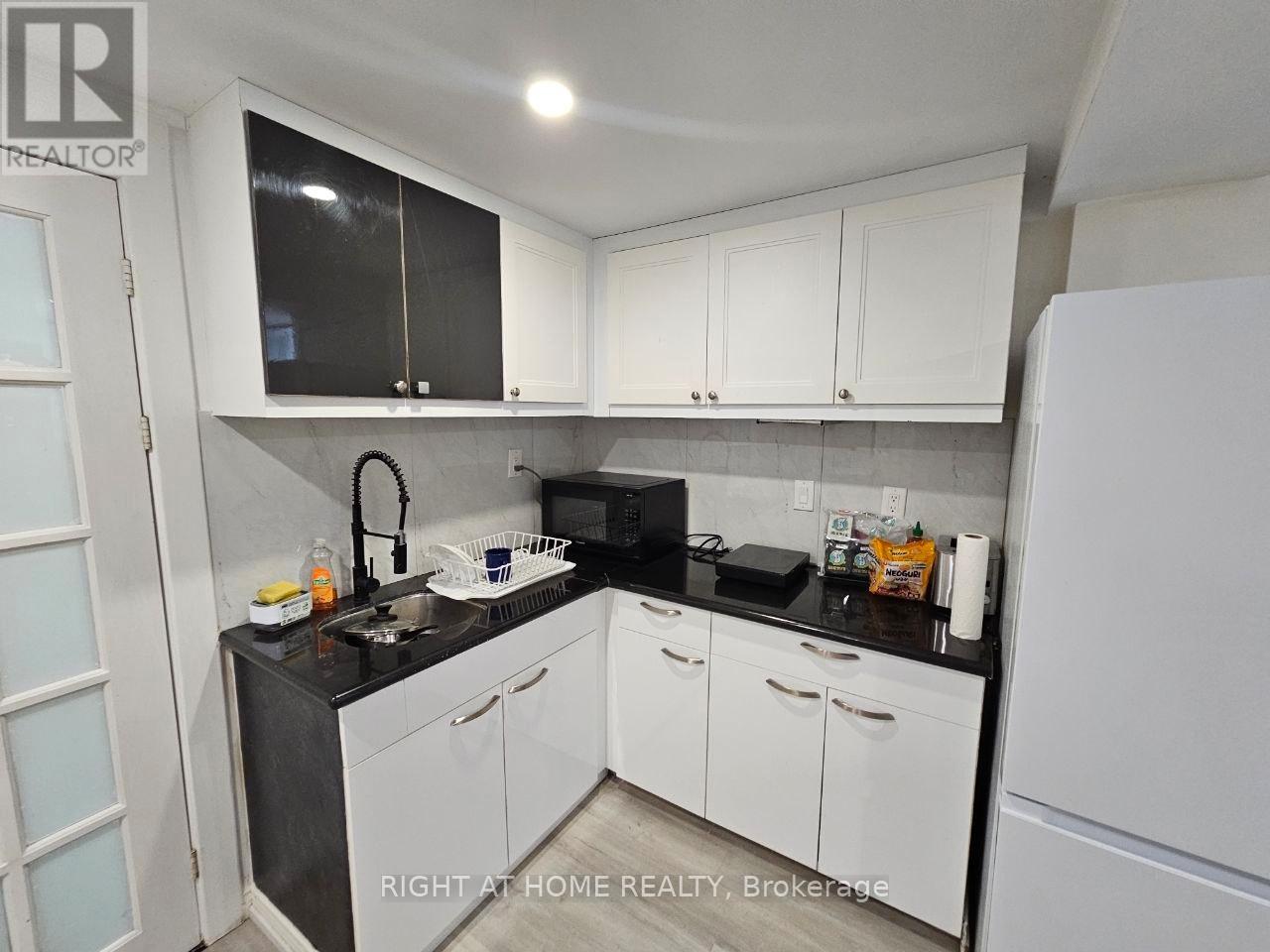 Basement #2 - 55 Dallas Road, Toronto, Ontario  M2R 2J3 - Photo 11 - C13232988