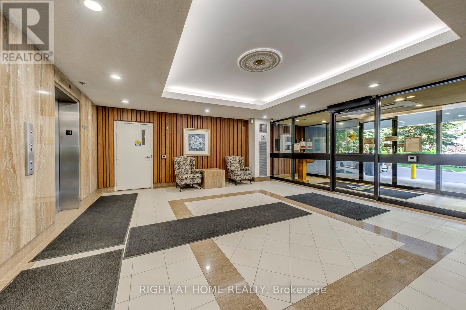 607 - 50 Elm Drive E, Mississauga, Ontario  L5A 3X2 - Photo 4 - W13410388