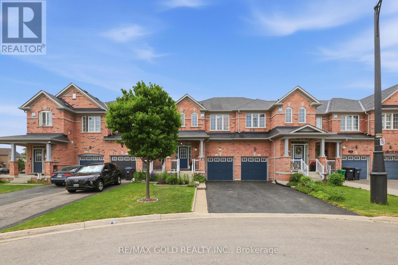 43 HATTON COURT, Brampton, Ontario