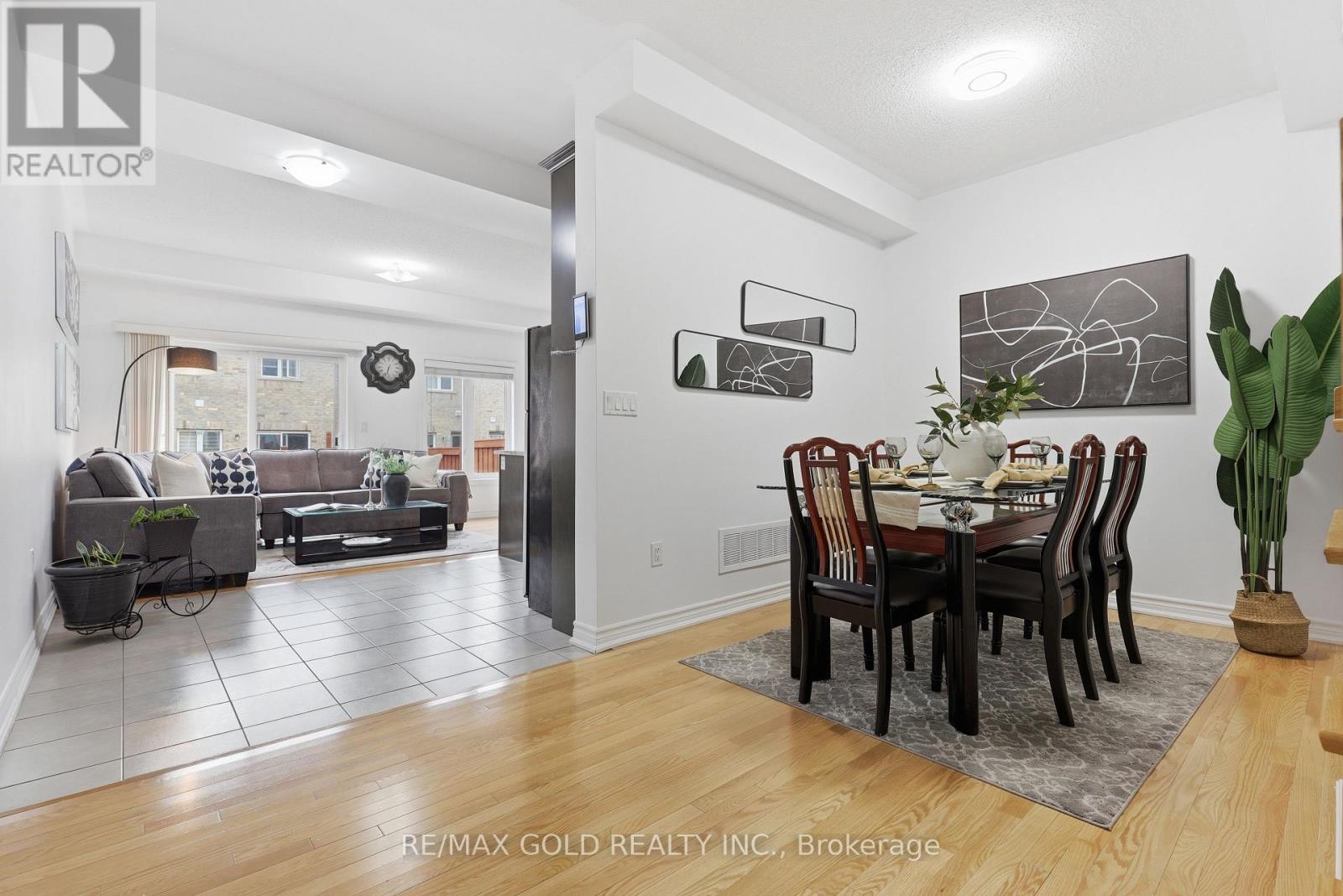43 Hatton Court, Brampton, Ontario  L6Y 5T5 - Photo 8 - W13410394