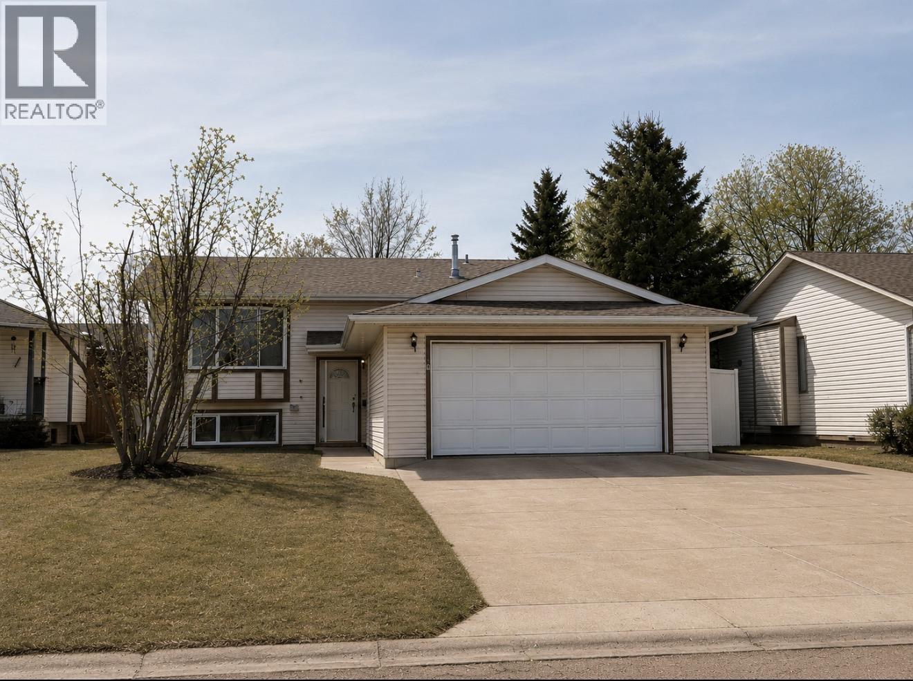10611 114 Avenue, Fort St. John, British Columbia  V1J 6H7 - Photo 1 - R3108417